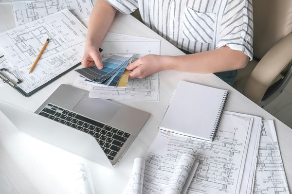 Quali sono le migliori strategie per gestire l'outsourcing del servizio clienti in un'azienda di telecomunicazioni?